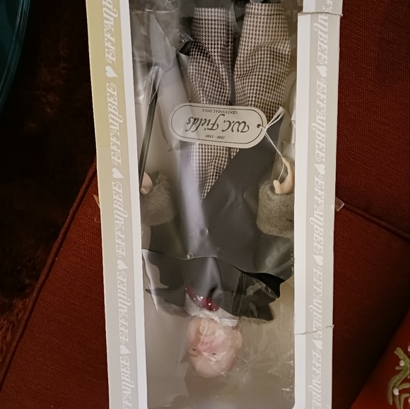 W.C. Fields porcelain doll - Picture 8 of 9